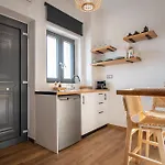 Apartment Stone Waves αpartments & *