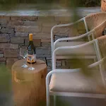 Apartment Stone Waves αpartments & *