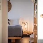 Stone Waves αpartments &