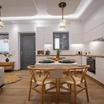 Stone Waves αpartments & Agios Arsenios
